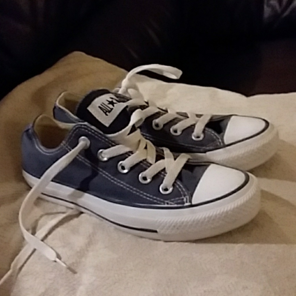 Converse shoes size 5